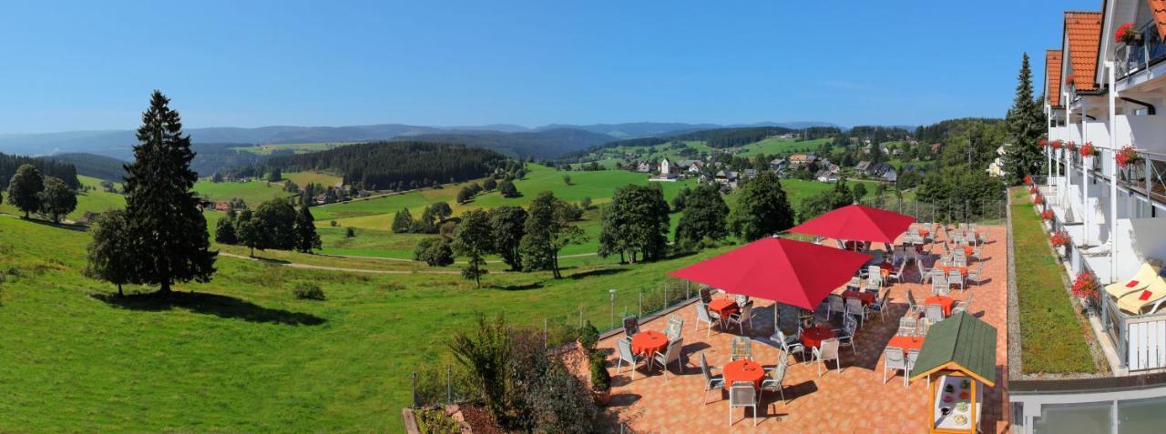 Jufa Hotel Schwarzwald Lenzkirch Exteriör bild