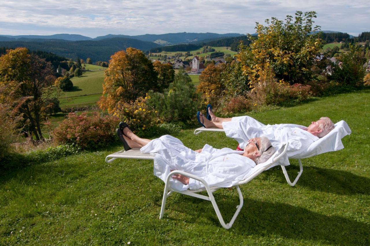 Jufa Hotel Schwarzwald Lenzkirch Exteriör bild